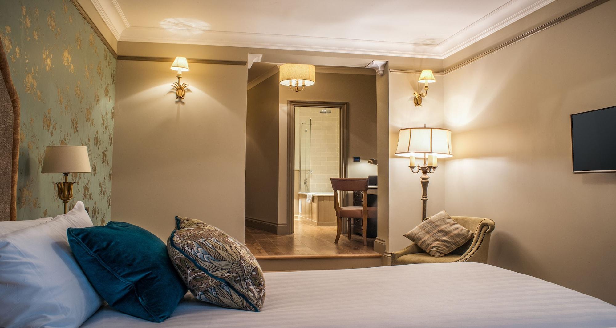 Penventon Park Hotel เรดรูธ ภายนอก รูปภาพ