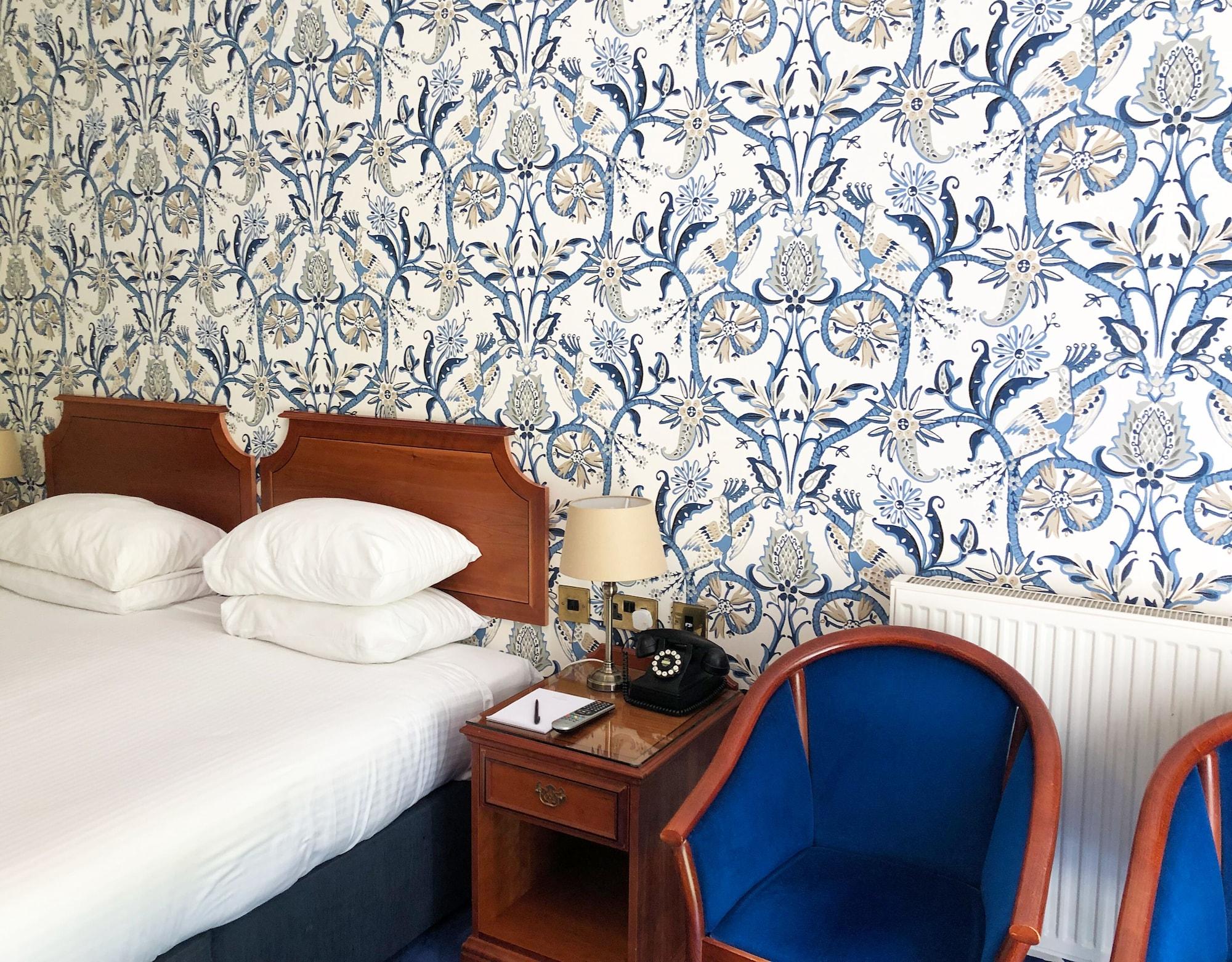 Penventon Park Hotel เรดรูธ ภายนอก รูปภาพ