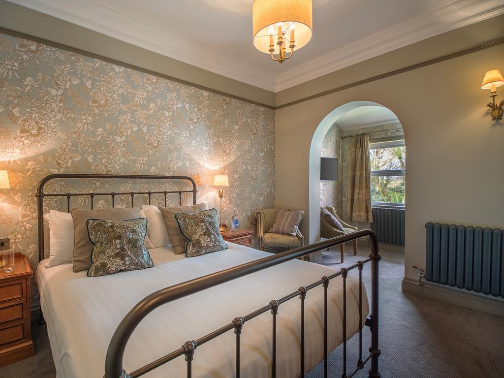 Penventon Park Hotel เรดรูธ ภายนอก รูปภาพ