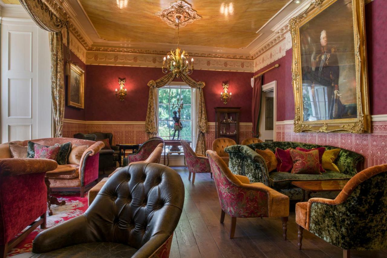 Penventon Park Hotel เรดรูธ ภายนอก รูปภาพ